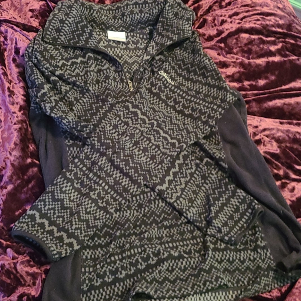 SALE!! ❤ Black and grey print Columbia jacket!